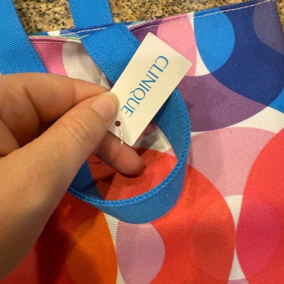 Clinique Blue and Red Artistic Totes - Picture 2 of 3